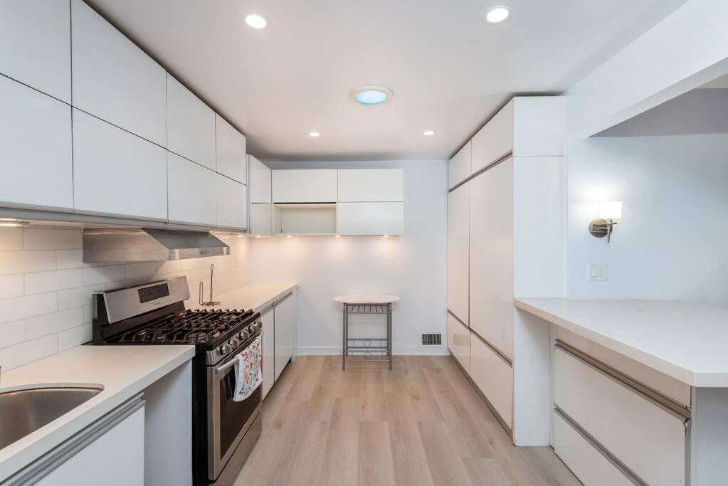 Appartement Luxurious Bel Air W/ Jacuzzi! 2bd 2ba