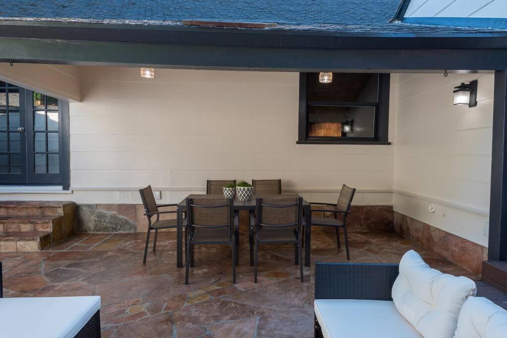 Luxurious Bel Air W/ Jacuzzi! 2bd 2ba Appartement Los Angeles