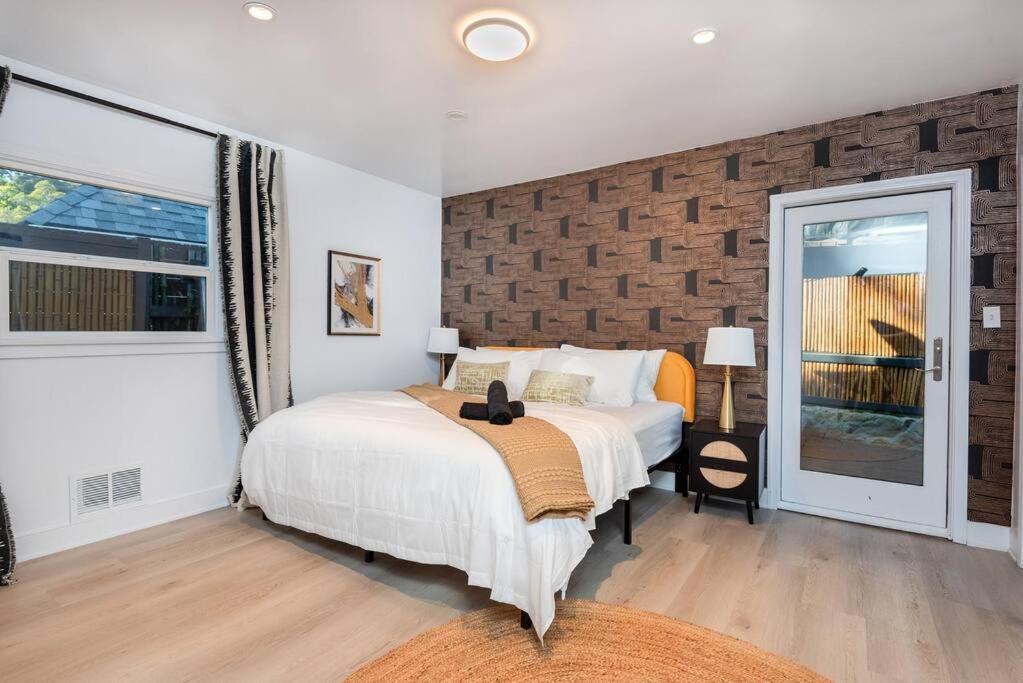 Luxurious Bel Air W/ Jacuzzi! 2bd 2ba Appartement *