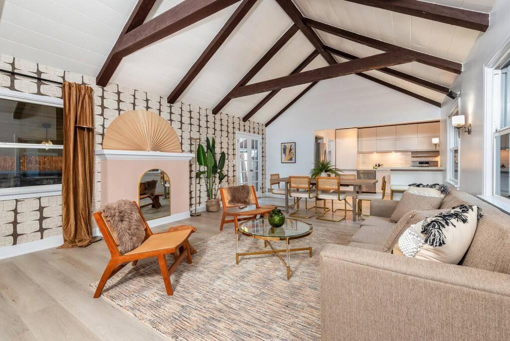 Luxurious Bel Air W/ Jacuzzi! 2bd 2ba Appartement *