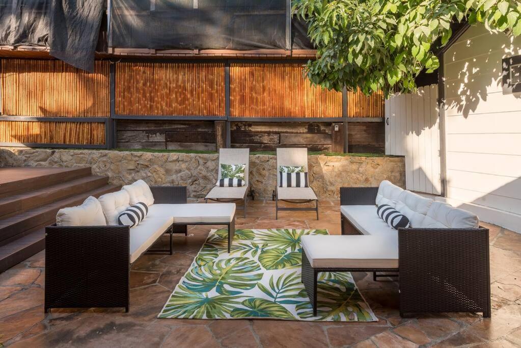 Luxurious Bel Air W/ Jacuzzi! 2bd 2ba Appartement
